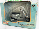 Piaggio Vespa 125 ET 4 Maisto 1/18 Argento 1997