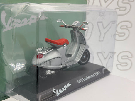 Piaggio Vespa 946 Bellissima Maisto 1/18 Argento 2014