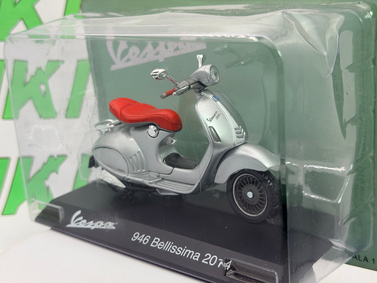 Piaggio Vespa 946 Bellissima Maisto 1/18 Argento 2014