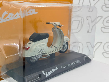 Piaggio Vespa 50 Special Maisto 1/18 Bianco 1969
