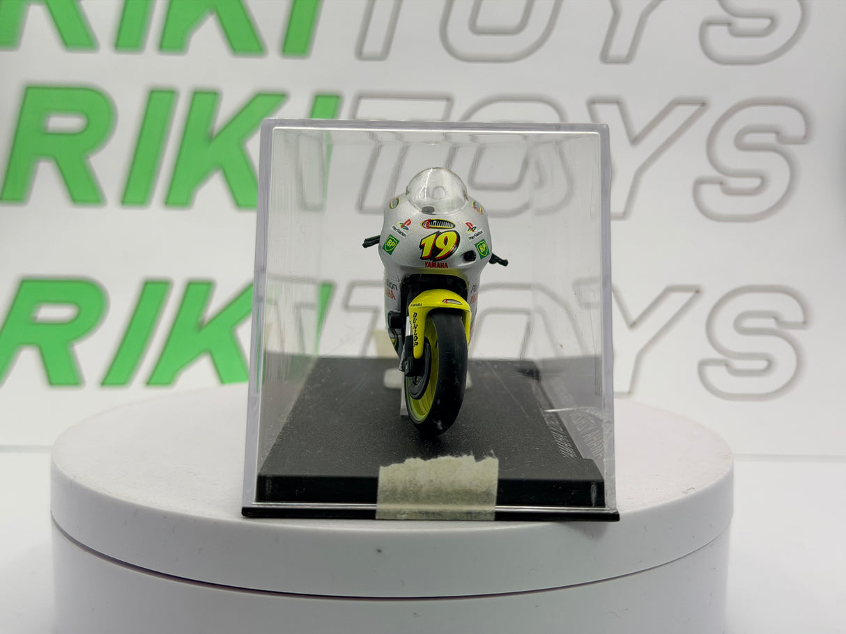 Yamaha YZR 250 Edicola 1/24 Argento 2000