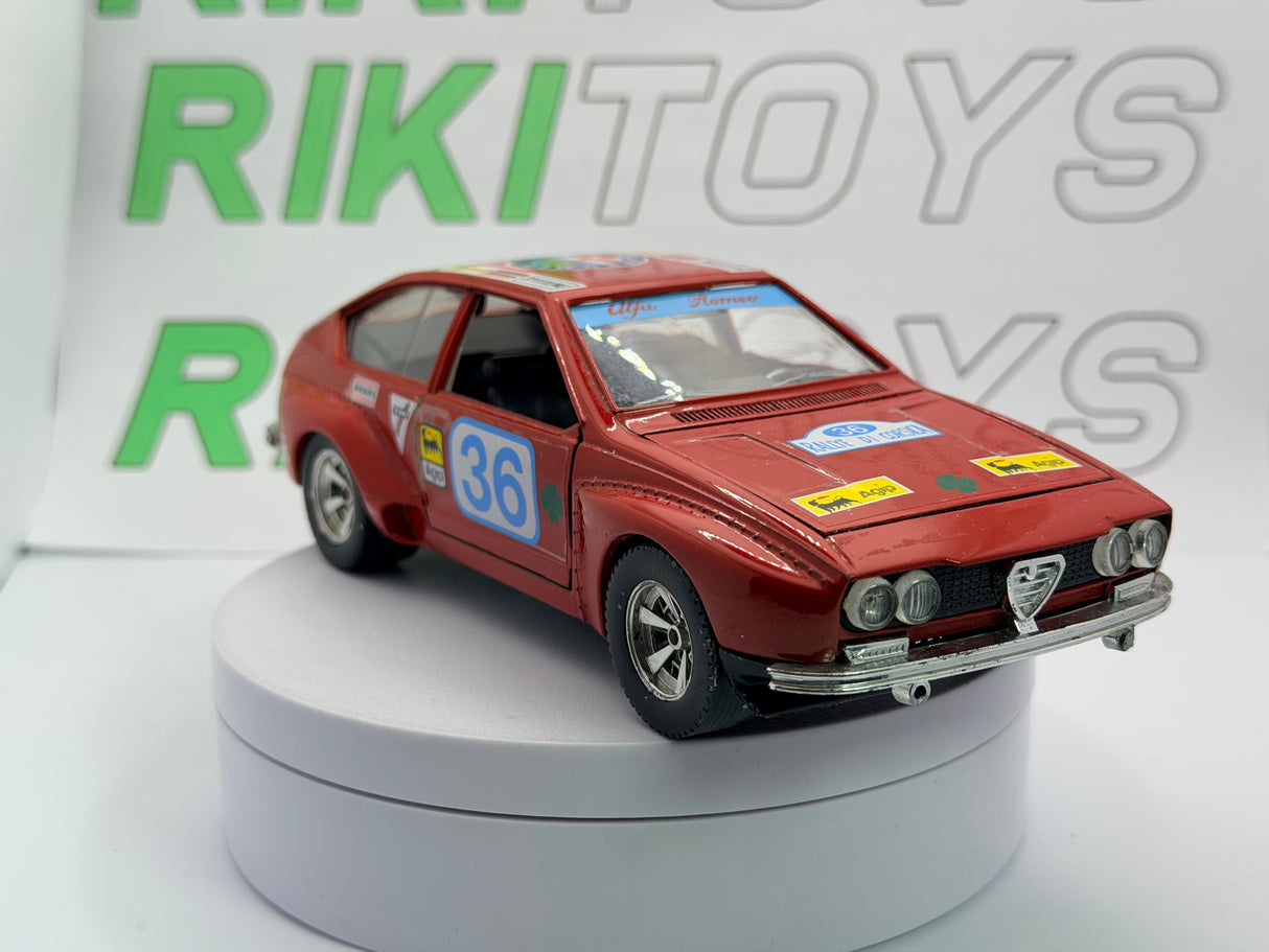 Alfa Romeo Alfetta GTV Burago 1/24 Rosso 1975