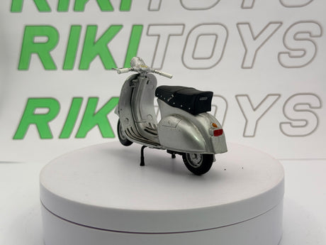 Piaggio Vespa 150 GS Maisto 1/24 Argento 1953