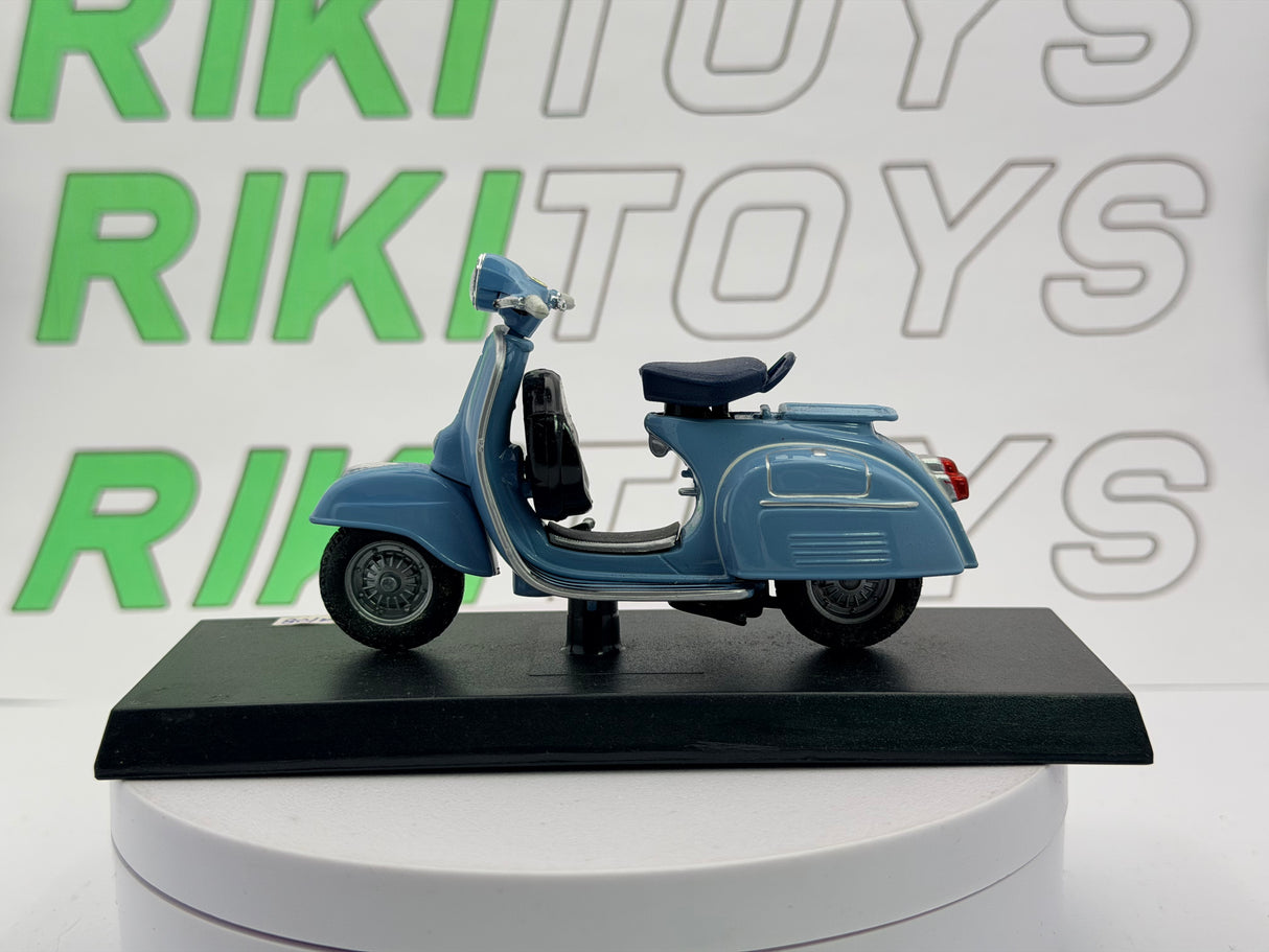 Piaggio Vespa 150 Super Maisto 1/24 Azzurro 1965