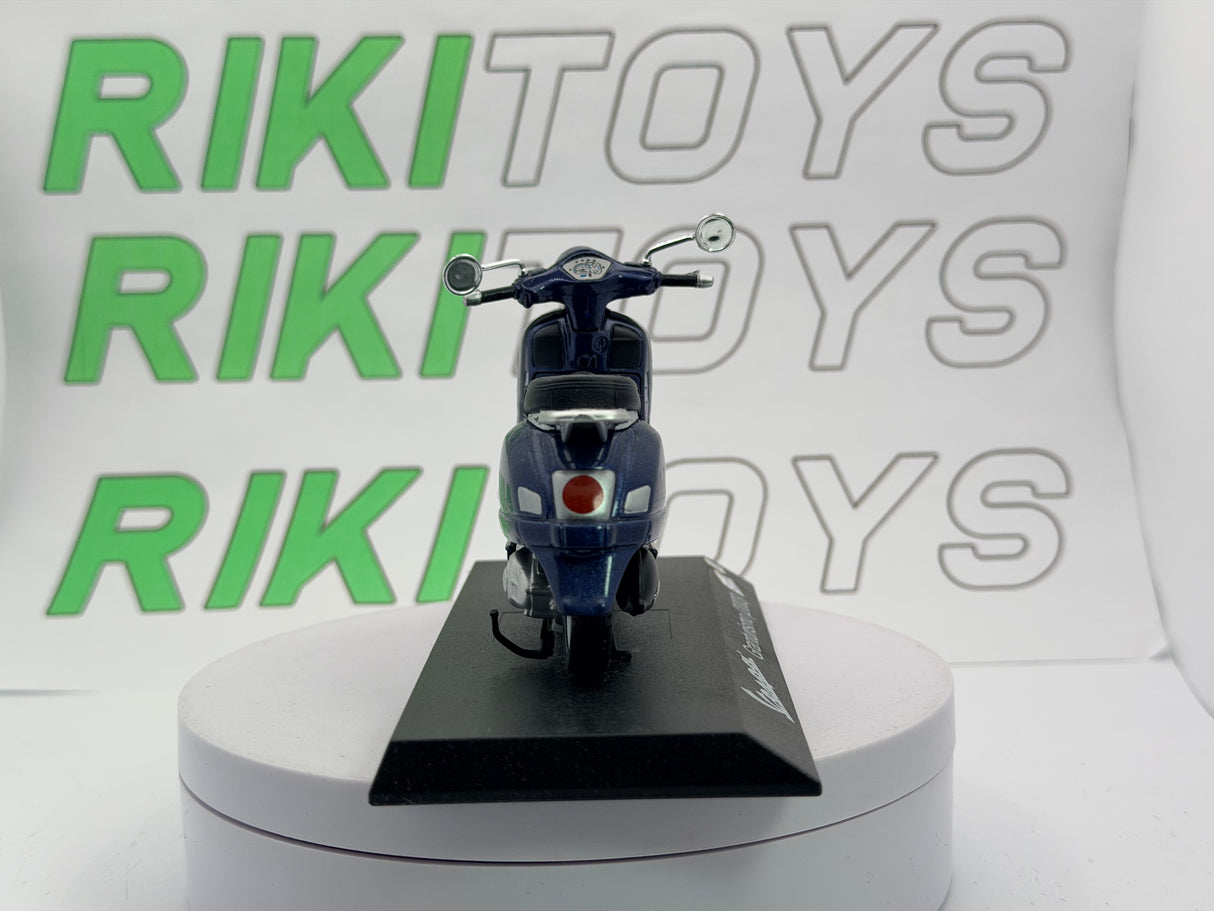 Piaggio Vespa Granturismo Maisto 1/24 Blu metallizzato 2003