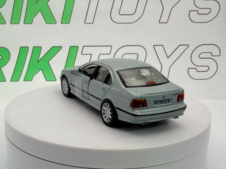BMW 528 i E39 Cararama 1/43 Argento