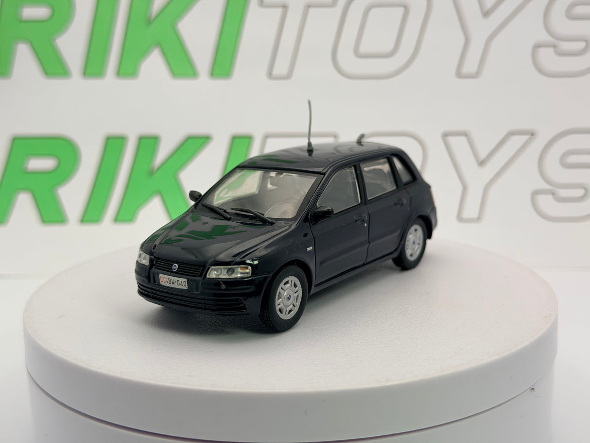 Fiat Stilo berlina Edicola 1/43 Blu 1999