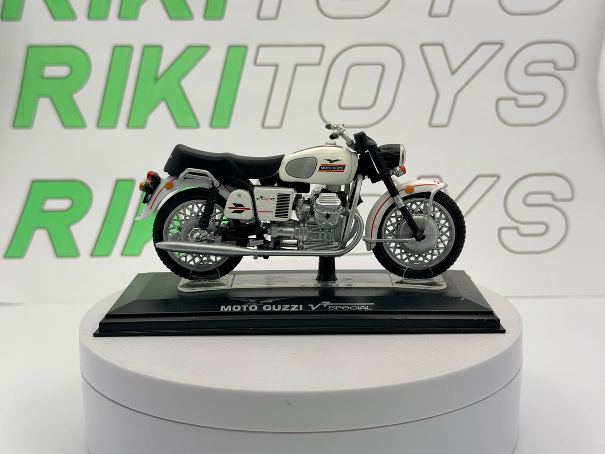 Moto Guzzi V7 Special Starline 1/24 Bianco