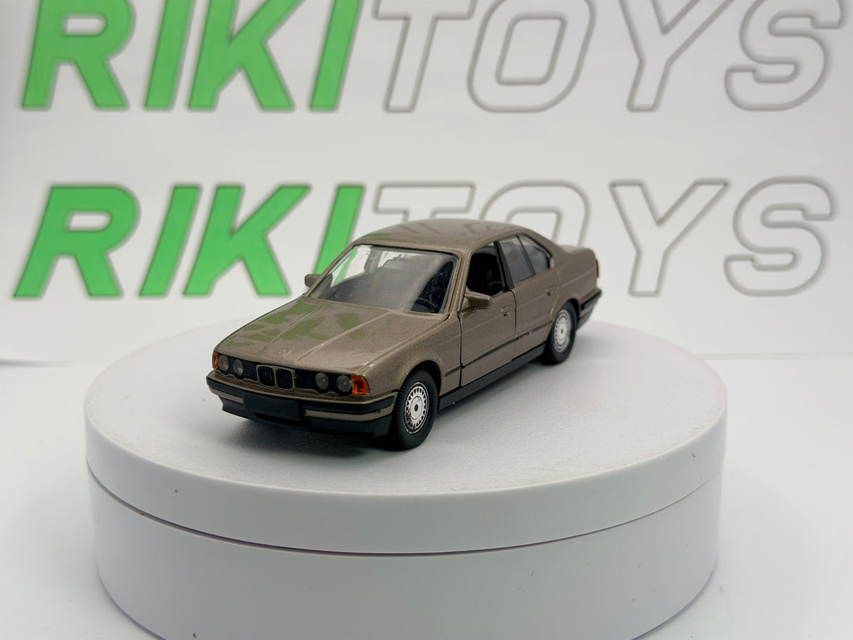 BMW 535i E 34 Schabak 1/43 Oro 1988