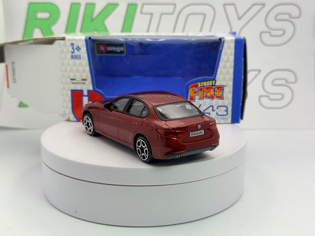 Alfa Romeo Giulia berlina Burago 1/43 Rosso metallizzato
