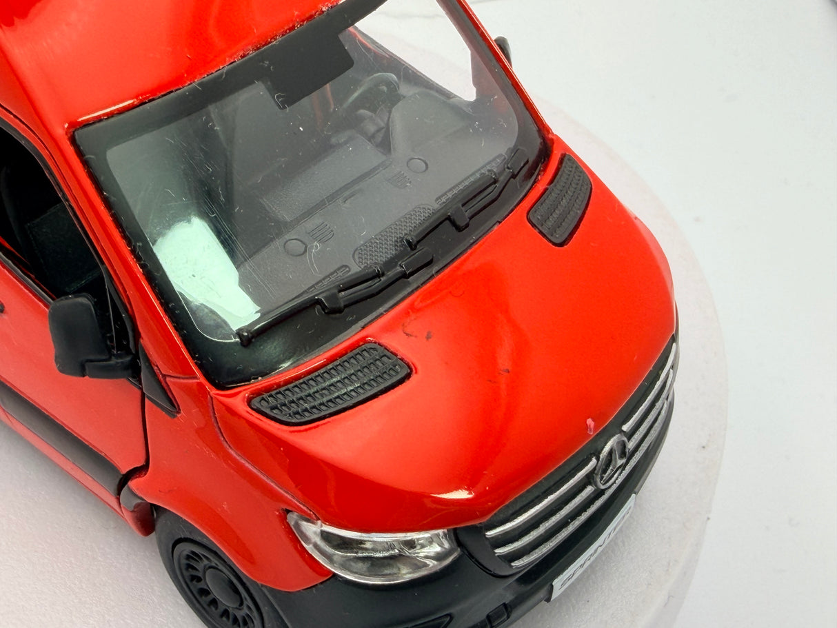 Mercedes Benz Sprinter Kinsmart 1/48 Rosso