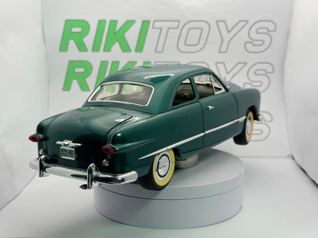 Ford 1949 Solido 1/18 Verde 1949