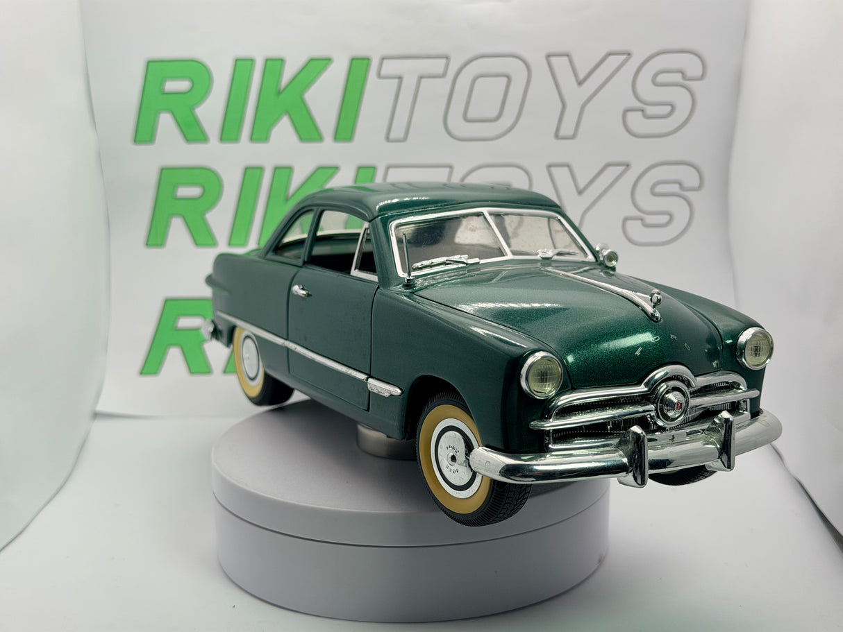 Ford 1949 Solido 1/18 Verde 1949