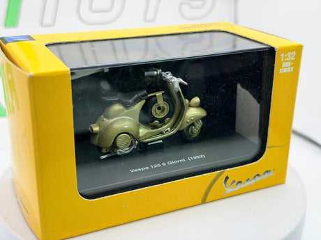 Piaggio Vespa 125 6 giorni New Ray 1/32 Oro metallizzato 1952