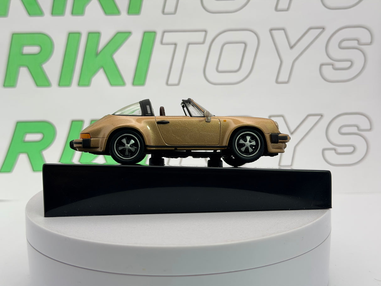 Porsche 911 SC Targa Edicola 1/43 Oro 1982