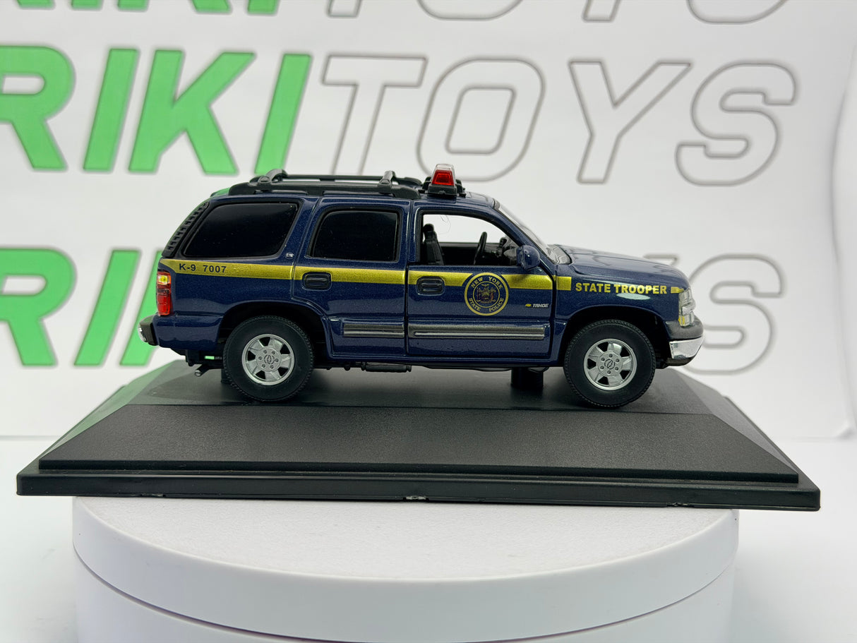 Chevrolet Tahoe Universal Hobbies 1/43 Blu 2002