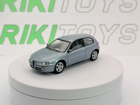 Alfa Romeo 147 Solido 1/43 Grigio metallizzato 2001 - RikiToys - Solido