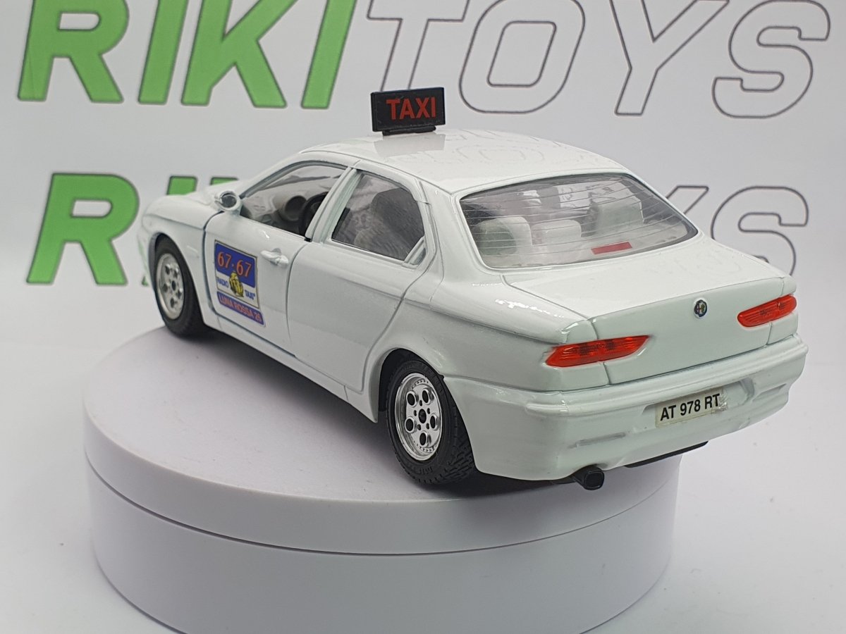 Alfa Romeo 156 Taxi Burago 1/24 Bianco 1997 - RikiToys - Burago