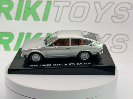 Alfa Romeo Alfetta GTV 2000 Edicola 1/43 Argento - RikiToys - Edicola