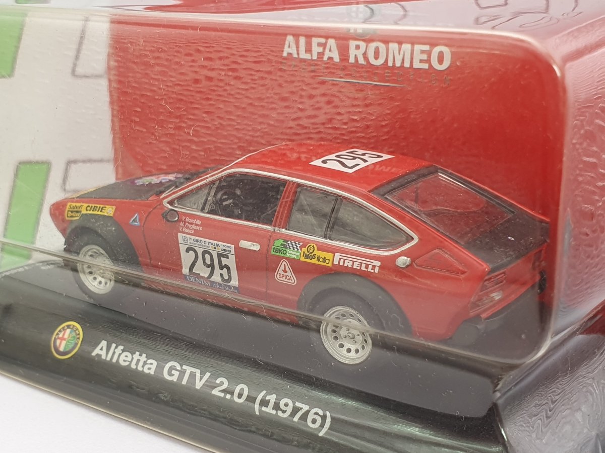 Alfa Romeo Alfetta GTV MetroMo 1/43 Rosso 1976 - RikiToys - MetroMo