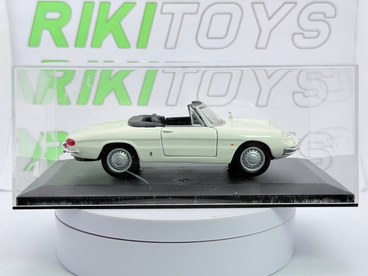 Alfa Romeo Duetto Osso Burago 1/32 Bianco 1966 - RikiToys - Burago