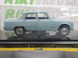 Alfa Romeo Giulia berlina Leo Models 1/24 Azzurro 1965 - RikiToys - Leo Models