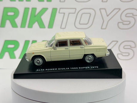 Alfa Romeo Giulia Super Berlina Edicola 1/43 Bianco - RikiToys - Edicola
