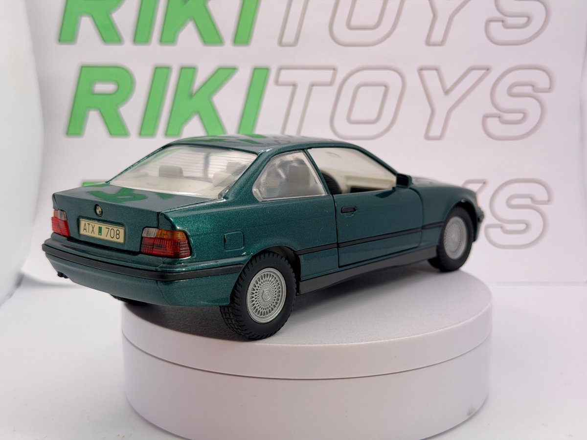 BMW 325i Coupé E36 Gama 1/24 Verde 1992 - RikiToys - Gama