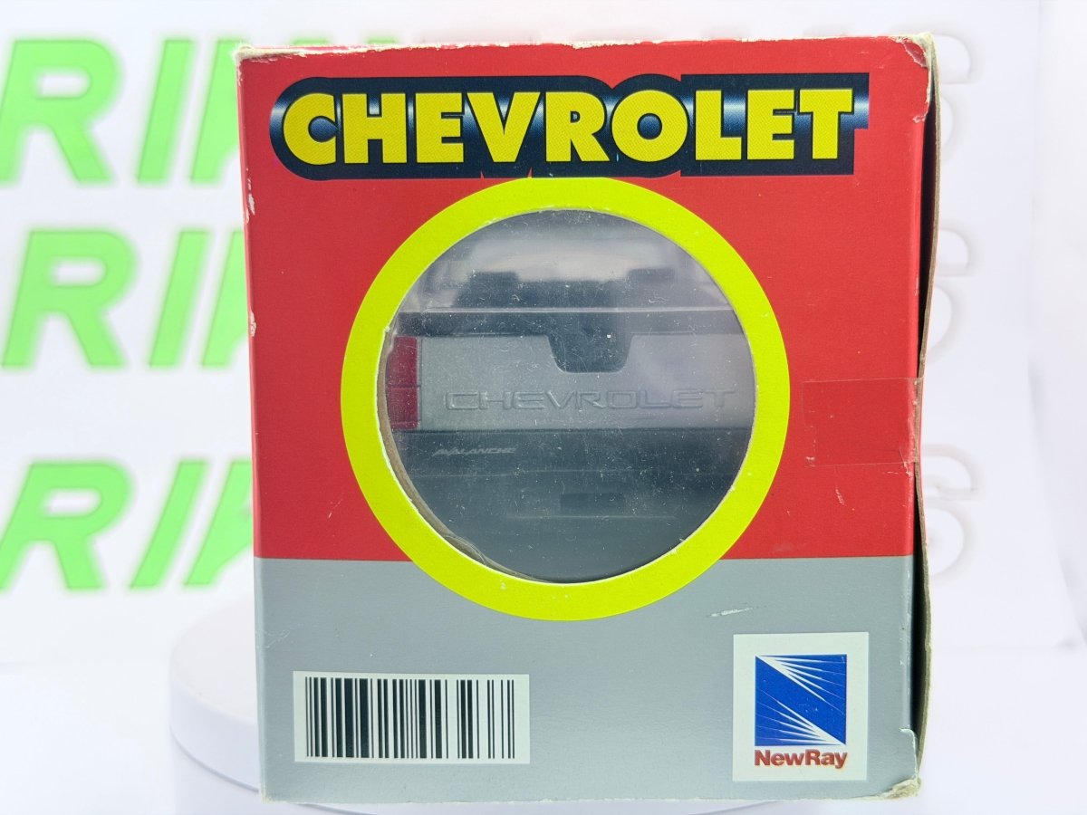 Chevrolet Avalanche New Ray 1/32 Argento - RikiToys - New Ray