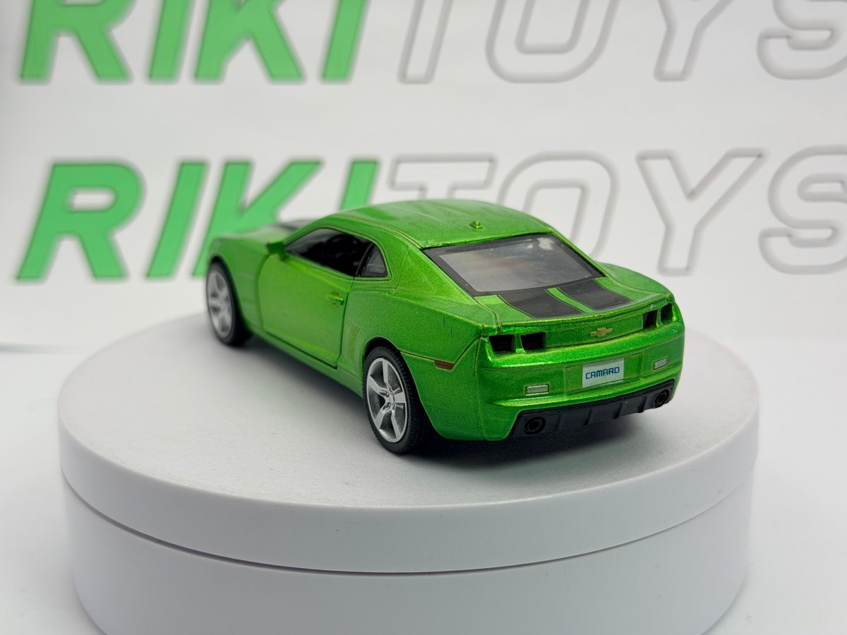 Chevrolet Camaro RMZ City 1/40 Verde 2010 - RikiToys - RMZ City