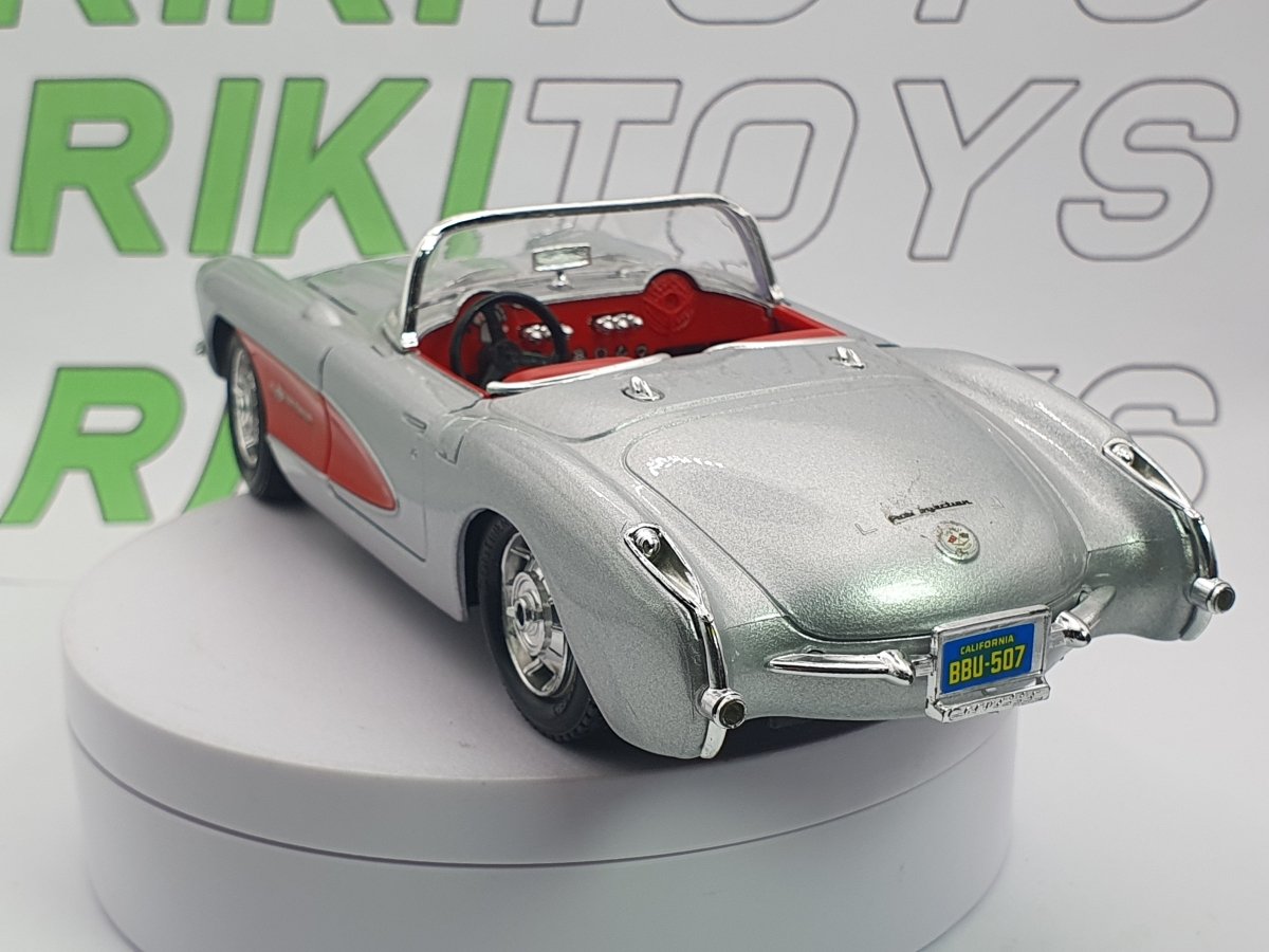 Chevrolet Corvette Burago 1/24 Argento 1957 - RikiToys - Burago