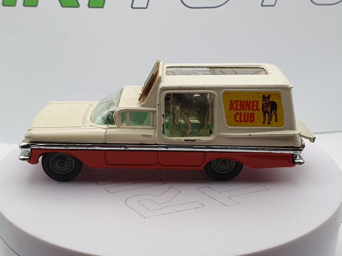 Chevy Impala Kennel Club Corgi Toys 1/43 - RikiToys - Corgi Toys#