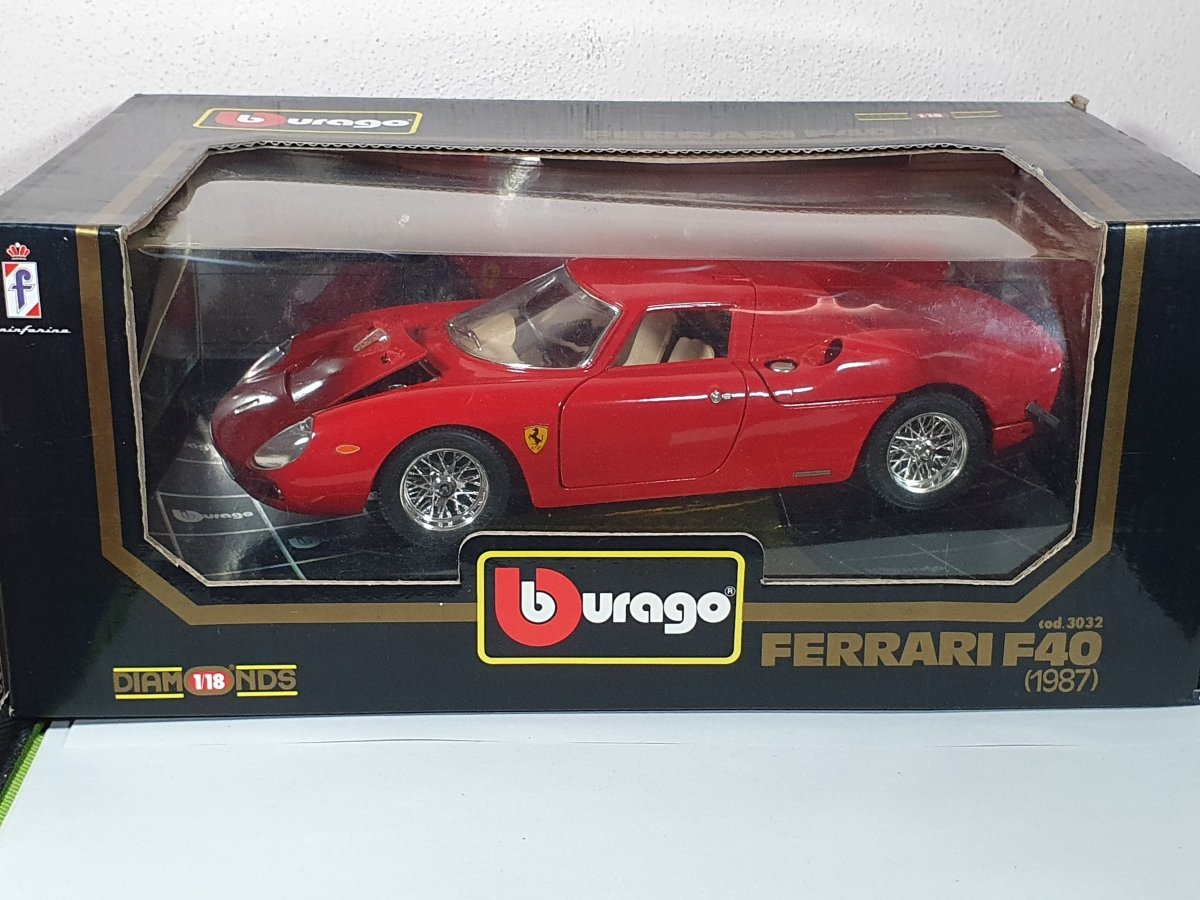 Ferrari 250 Le Mans Burago 1/18 Rosso 1966 - RikiToys - Burago