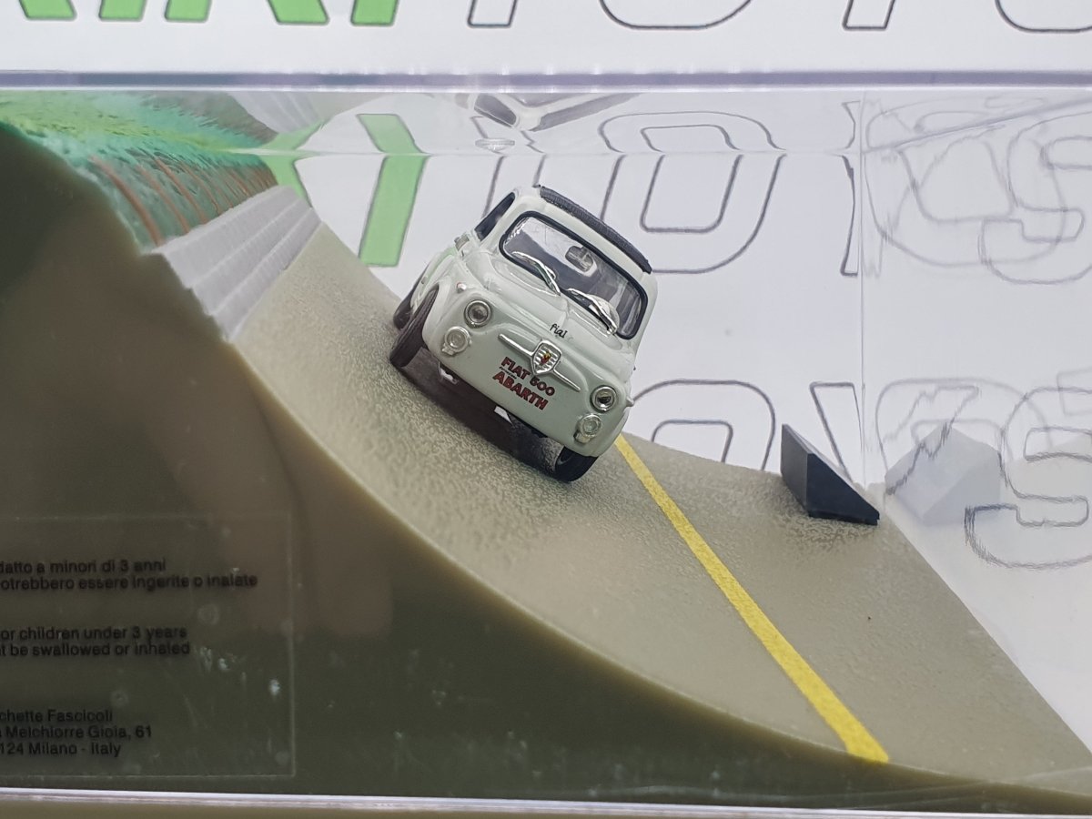 Fiat 500 derivata Abarth Universal Hobbies 1/43 Grigio 1958 - RikiToys - Universal Hobbies
