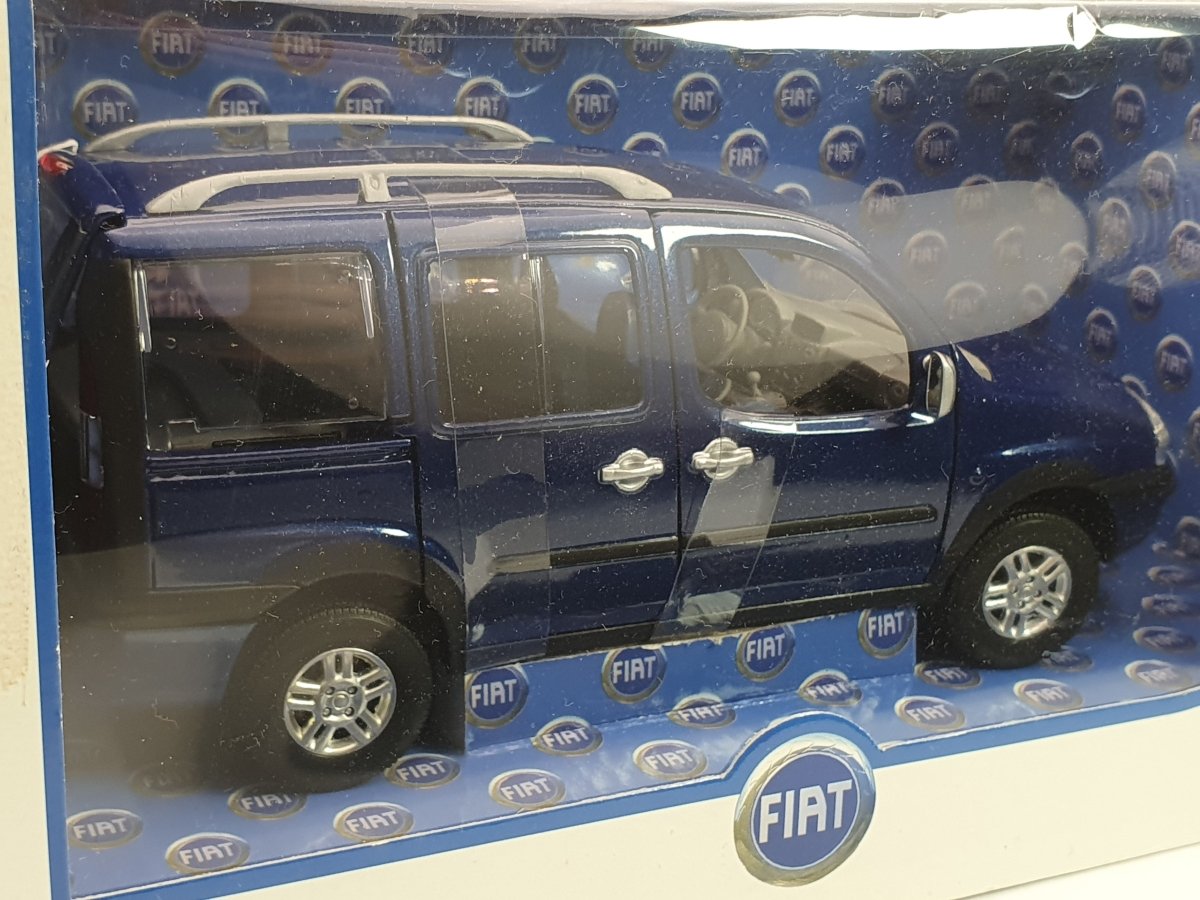 Fiat Doblò Malibu Norev 1/24 Blu met. - RikiToys - Norev