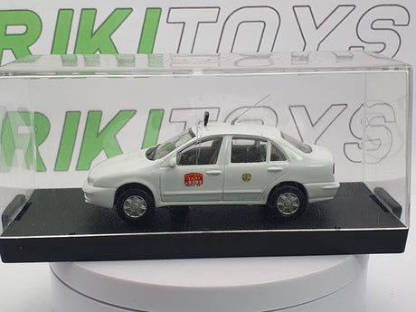 Fiat Marea Berlina Maisto 1/43 Bianco 1996 - RikiToys - Maisto