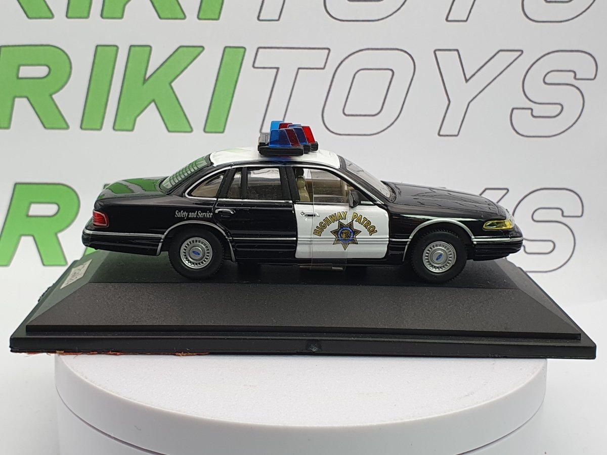 Ford Crown Victoria Edicola 1/43 Nero 1995 - RikiToys - Edicola
