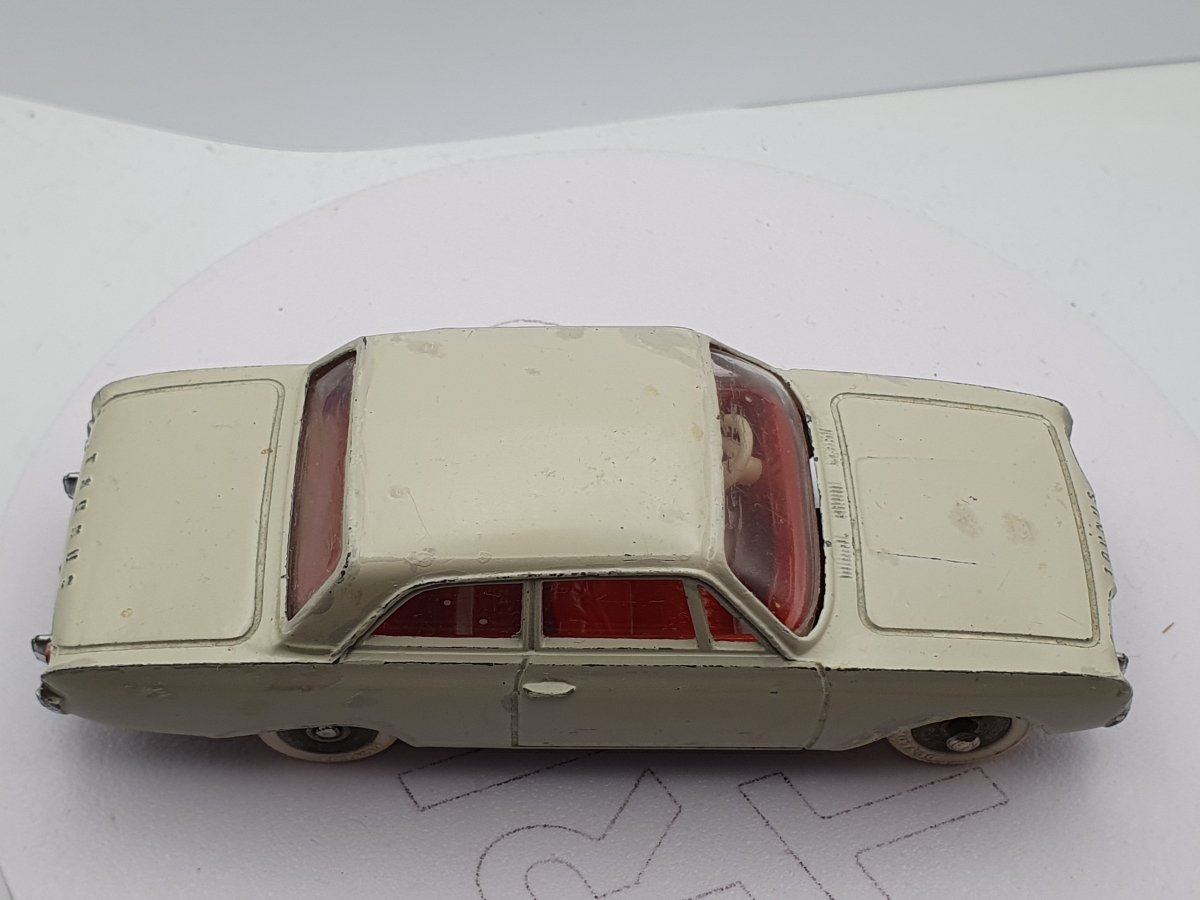 Ford Taunus Dinky Toys 1/43 - RikiToys - Dinky Toys#