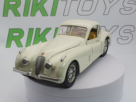 Jaguar XK 120 Burago 1/24 Bianco 1948 - RikiToys - Burago#