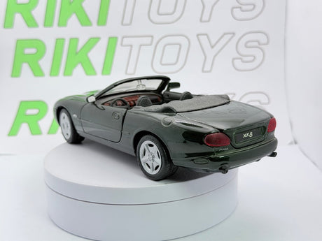 Jaguar XK8 Spider Maisto 1/24 Verde - RikiToys - Maisto#