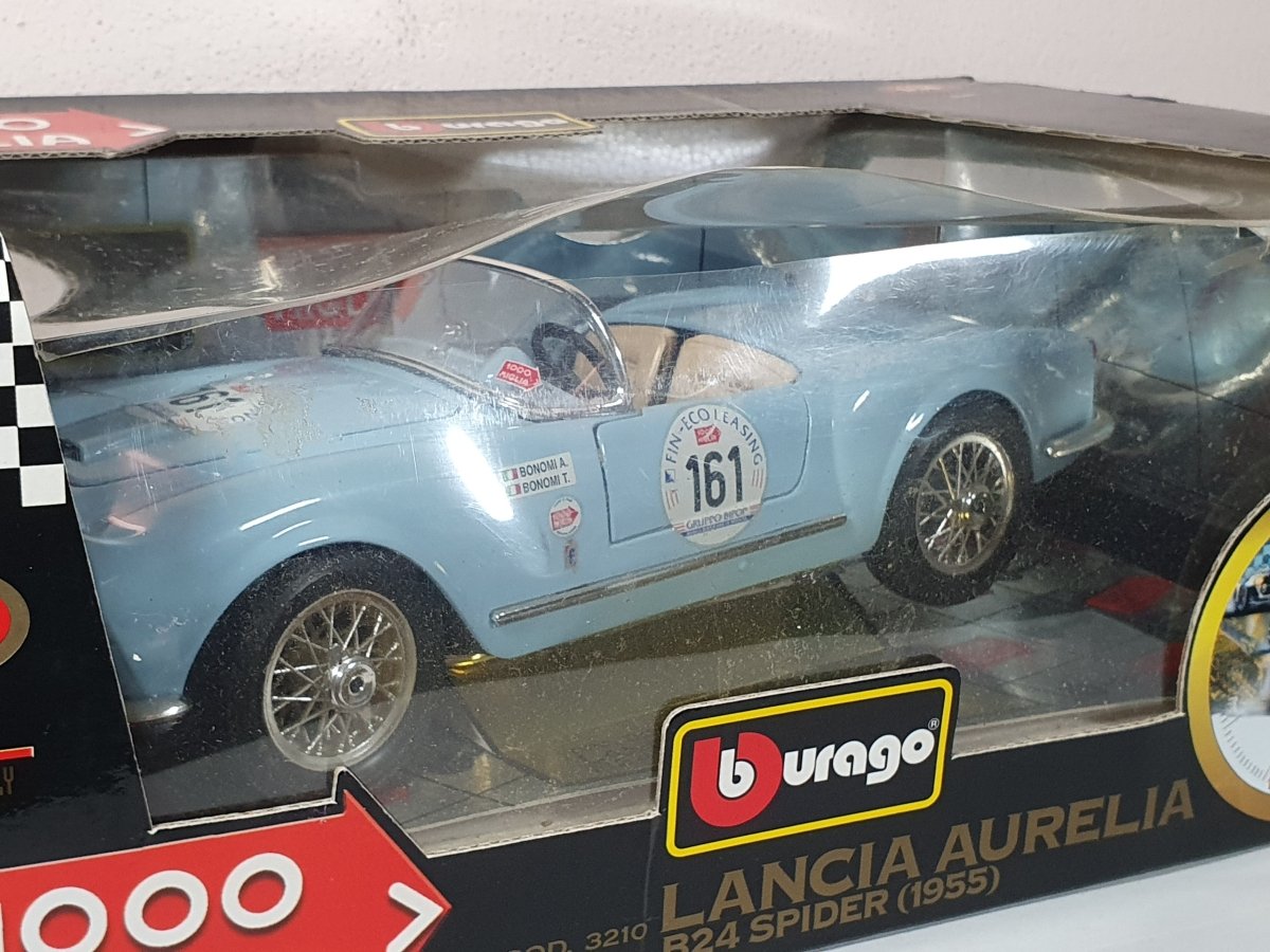Lancia Aurelia B 24 Burago 1/18 Azzurro 1955 - RikiToys - Burago