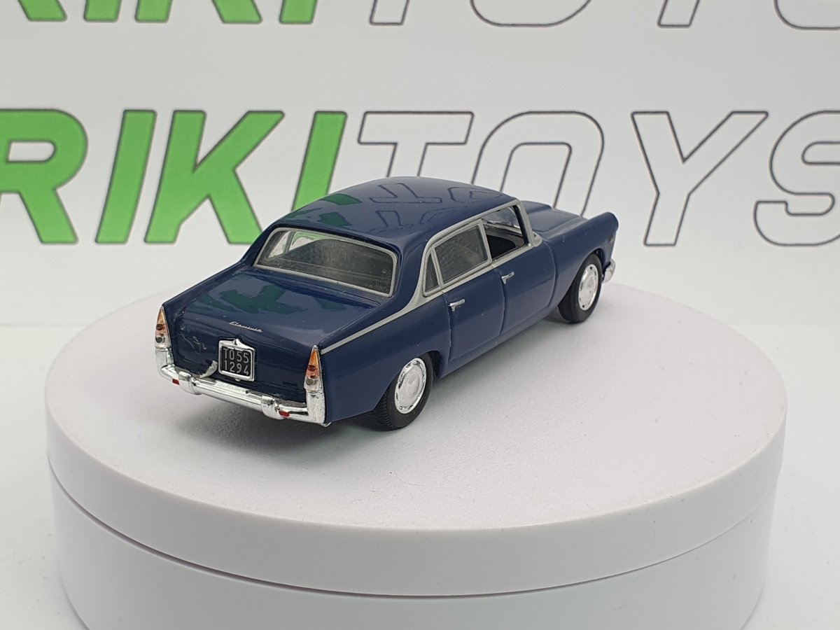Lancia Flaminia Berlina Norev 1/43 Blu 1957 - RikiToys - Norev