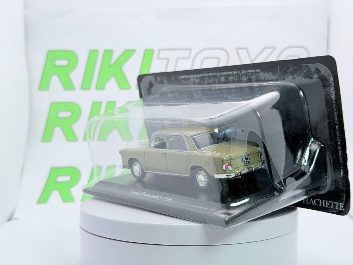 Lancia Flavia berlina 1a serie Norev 1/43 Oro metallizzato - RikiToys - Norev#