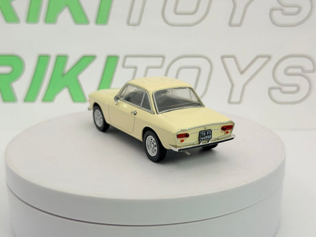 Lancia Fulvia Coupé 2a Serie Norev 1/43 Giallo chiaro 1970 - RikiToys - Norev