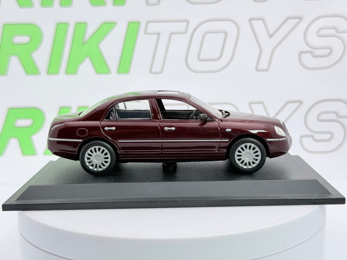 Lancia Thesis Norev 1/43 Rosso 2002 - RikiToys - Revell