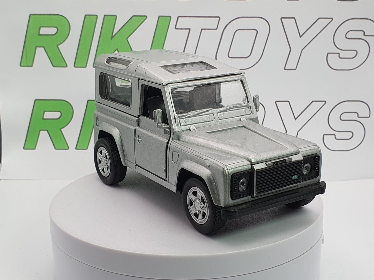 Land Rover Defender New Ray 1/32 Argento 2004 - RikiToys - New Ray#