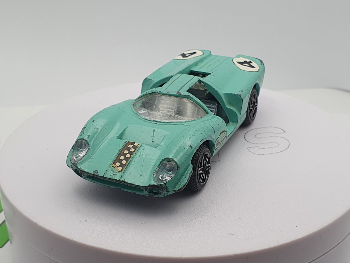 Lola Aston Martin Politoys 1/43 - RikiToys - Politoys#