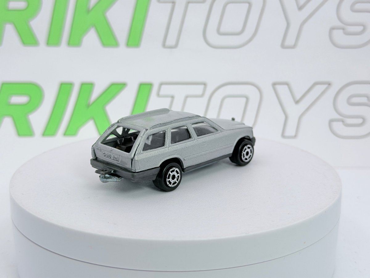Mercedes 300 T 124 Majorette 1/60 Argento - RikiToys - Majorette