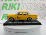 Mercedes Benz 200 Edicola 1/43 Giallo - RikiToys - Edicola