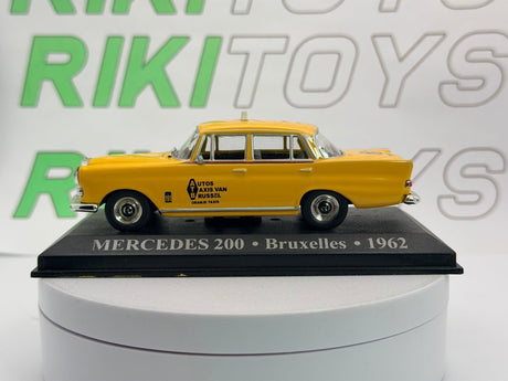 Mercedes Benz 200 Edicola 1/43 Giallo - RikiToys - Edicola